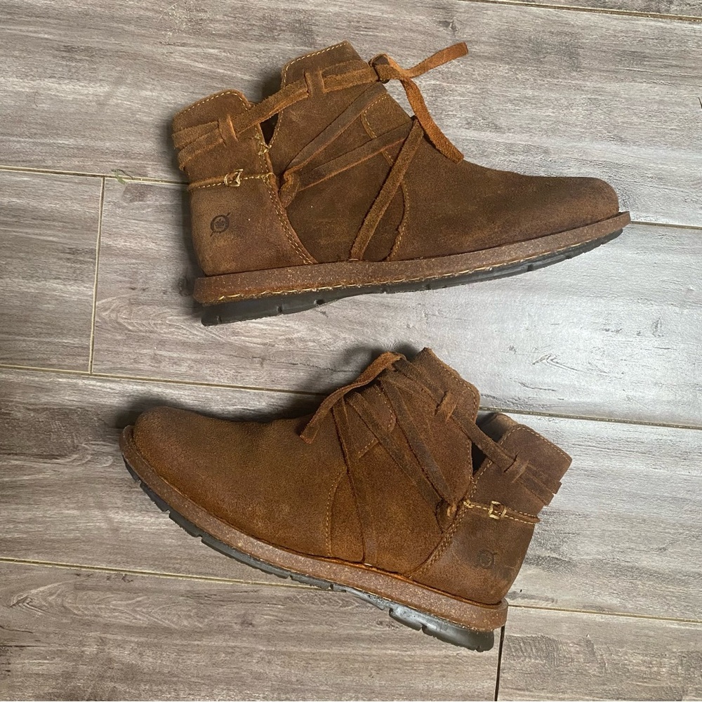 BORN Tarklin Brown Suede Ankle Booties